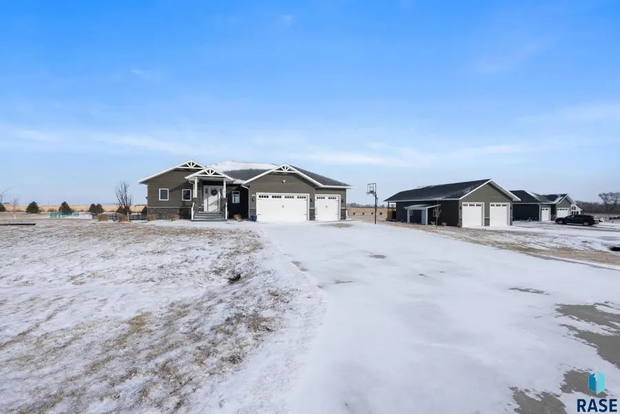 125 Caleb Ct, Parker, SD 57053 - Image #3