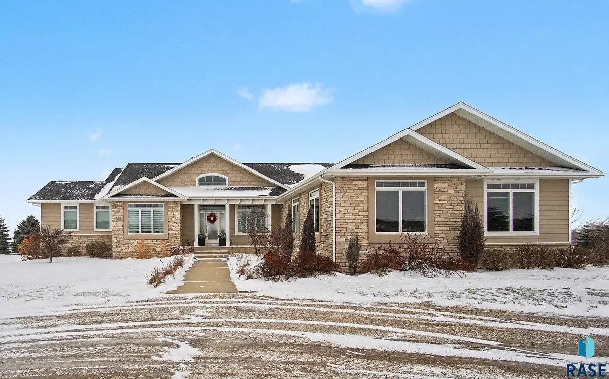 45054 233rd St, Madison, SD 57042 - Image #1