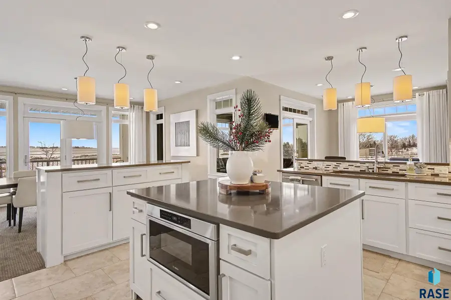 45054 233rd St, Madison, SD 57042 - Image #2