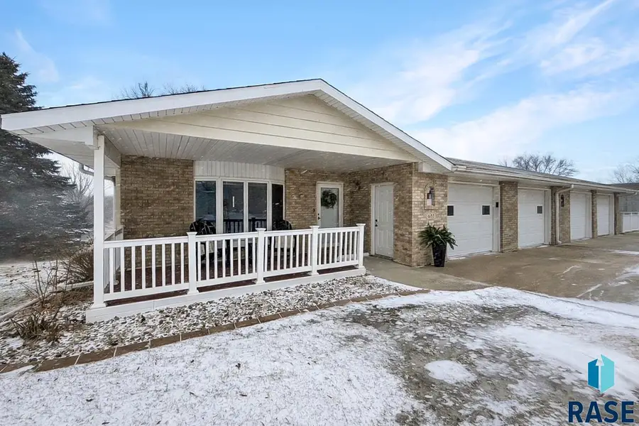 603 W 7th St, Dell Rapids, SD 57022 - #3