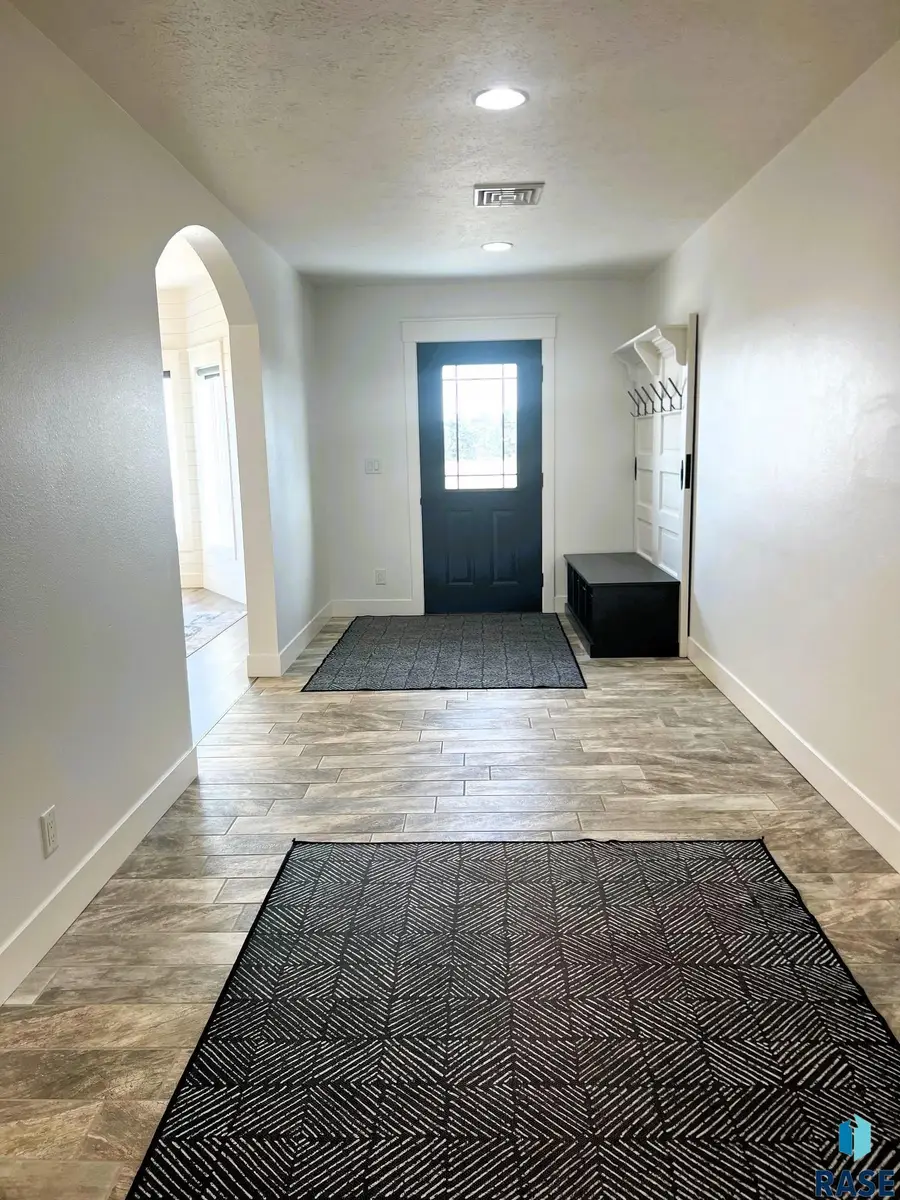 37006 281st St, Geddes, SD 57342 - Image #3