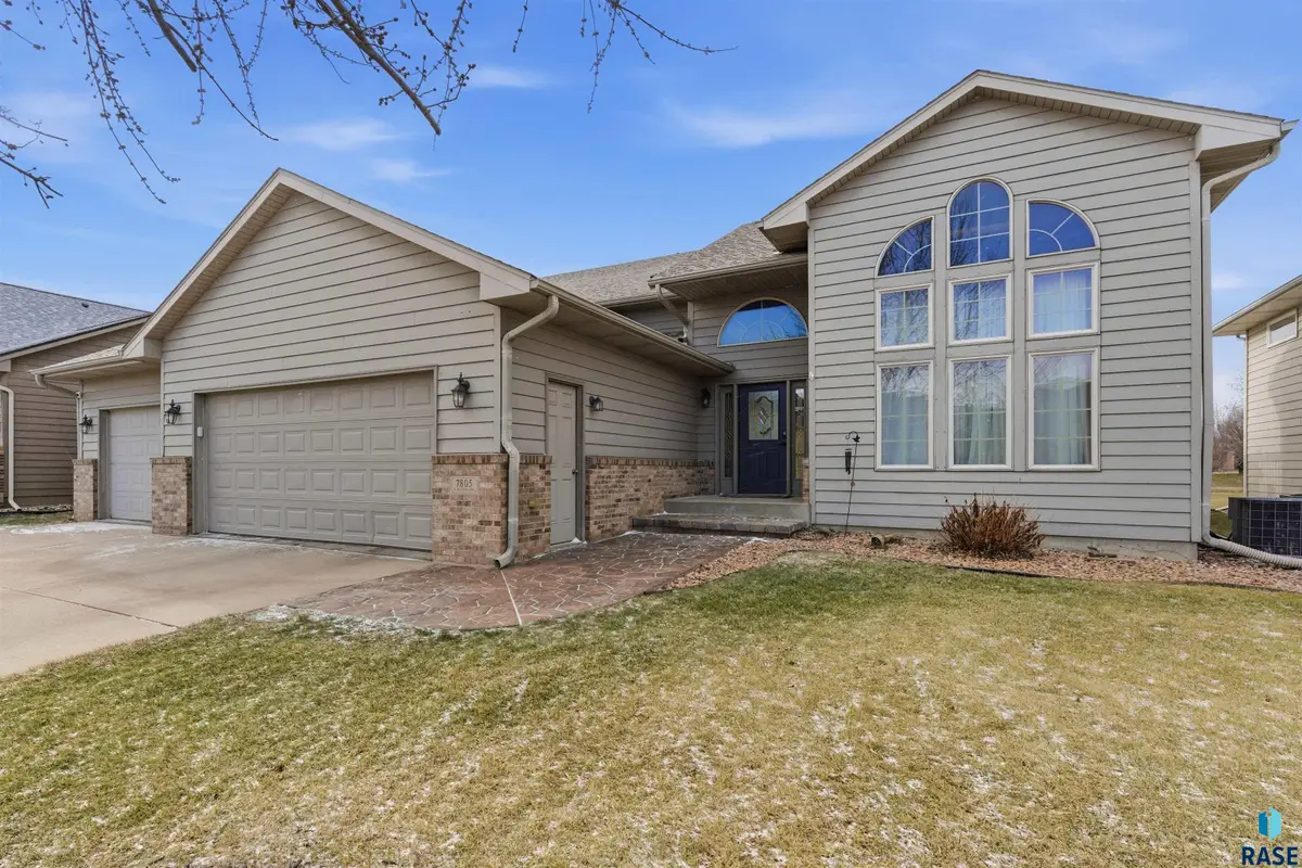 7805 S Hughes Ave, Sioux Falls, SD 57108 - Image #1