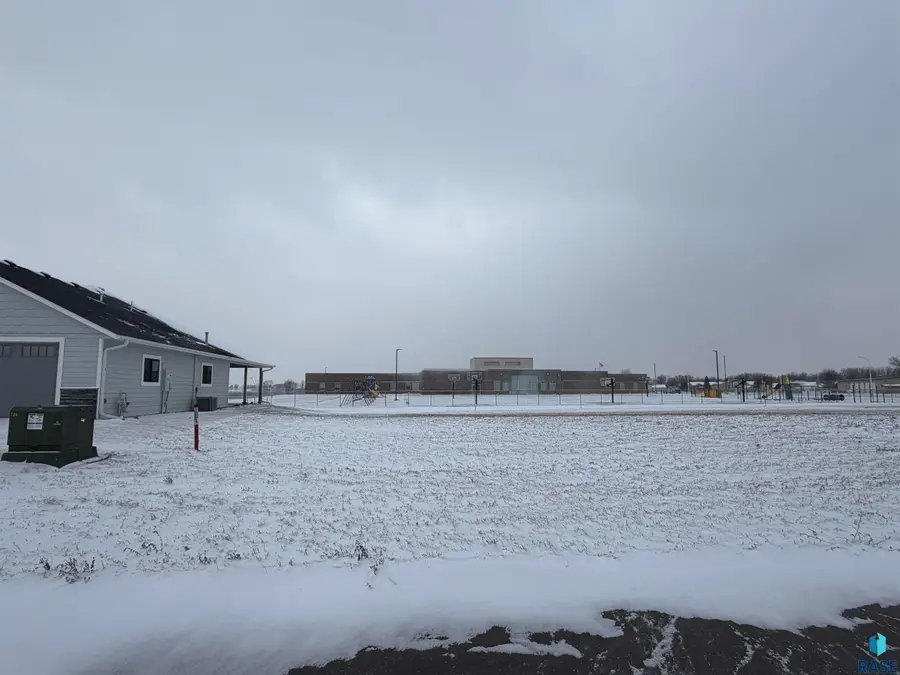 805 S Limestone Ave, Tea, SD 57064 - Image #2