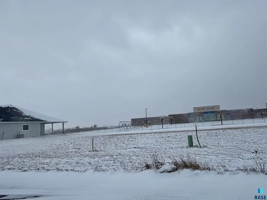 805 S Limestone Ave, Tea, SD 57064 - Image #3