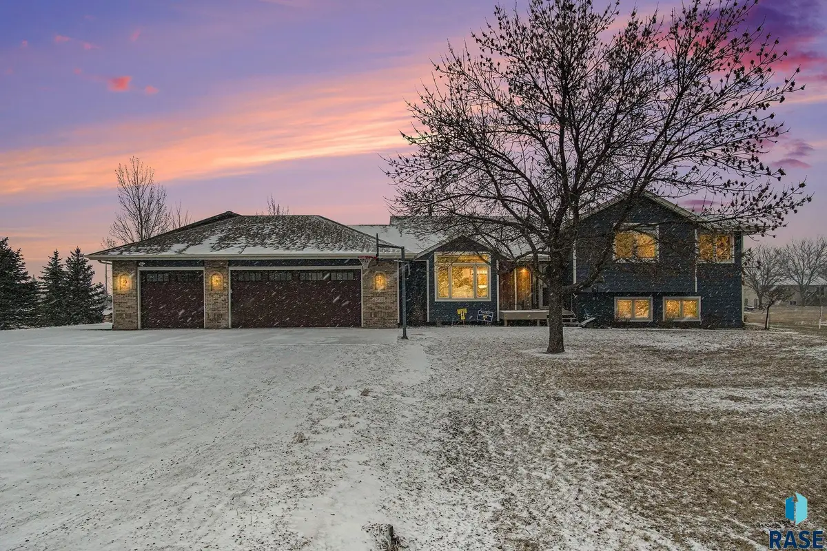 27302 Michelle Cir, Tea, SD 57064 - Image #1