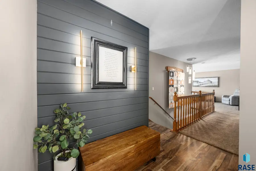 6812 W Hathaway Ln, Sioux Falls, SD 57106 - Image #2