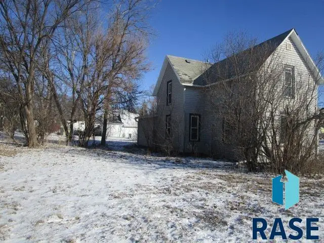 422 E 4th St, Canton, SD 57013 - Image #2