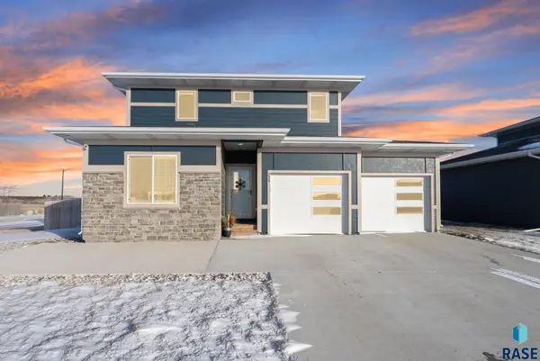 234 Creekside Ave, Harrisburg, SD 57032