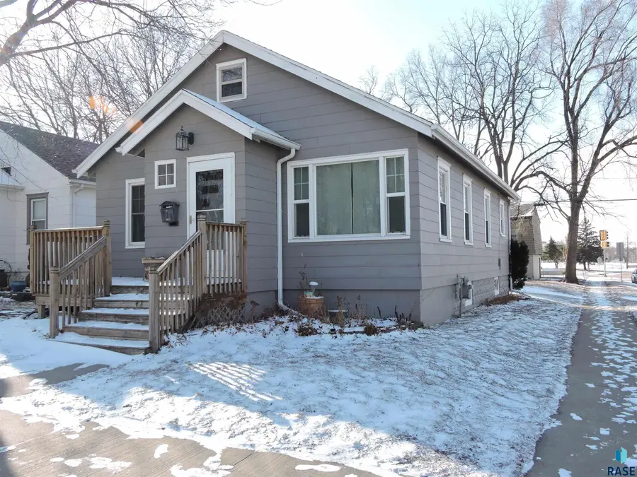 719 N Sherman Ave, Sioux Falls, SD 57103 - Image #2