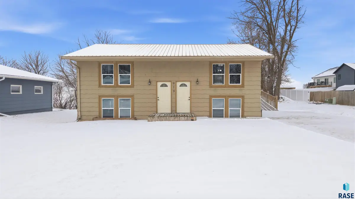 917 & 919 Geiser St, Larchwood, IA 51241 - #1