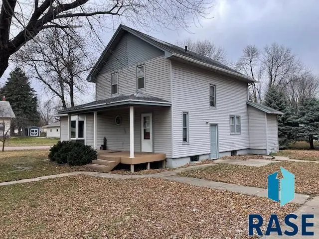 106 E Elliot St, Inwood, IA 51240 - #1