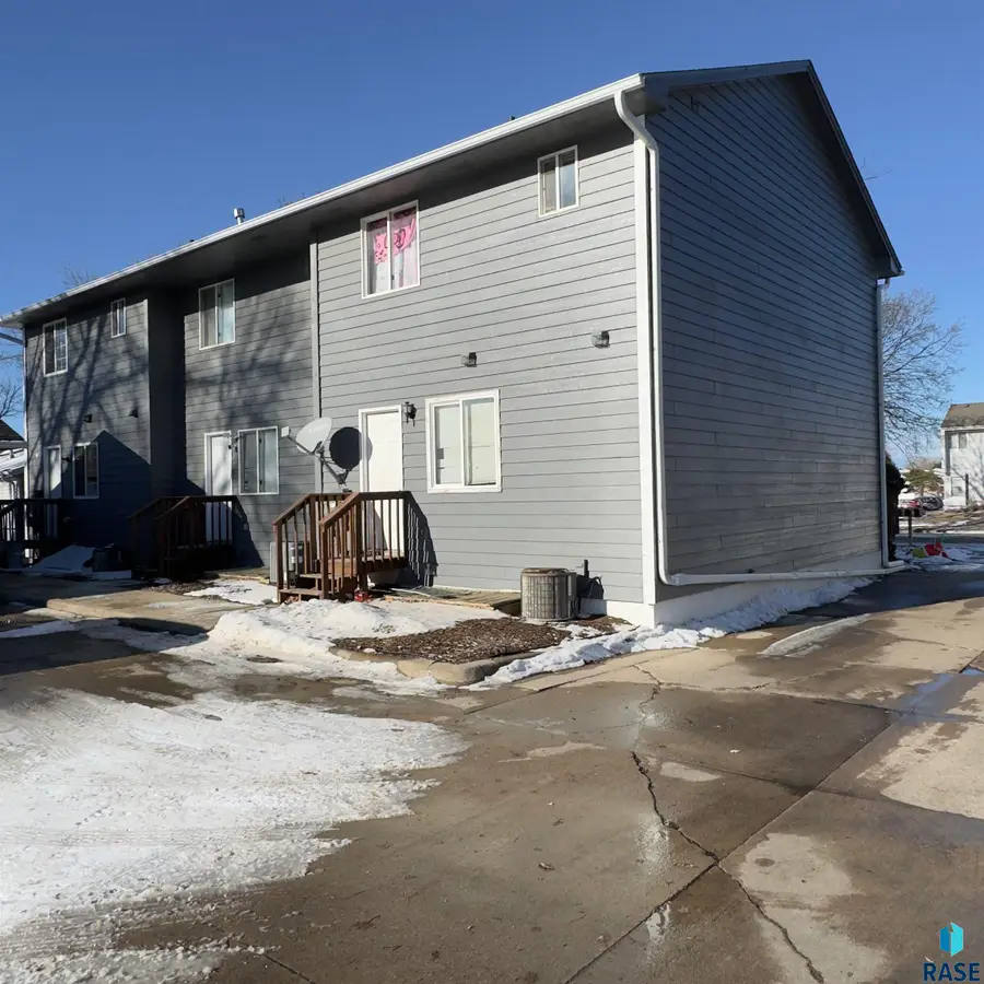 2805 E Bragstad Dr, Sioux Falls, SD 57101 - #3