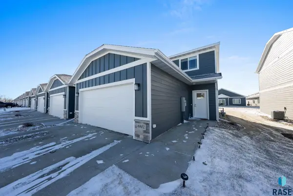 6907 W Gresford Pl, Sioux Falls, SD 57106