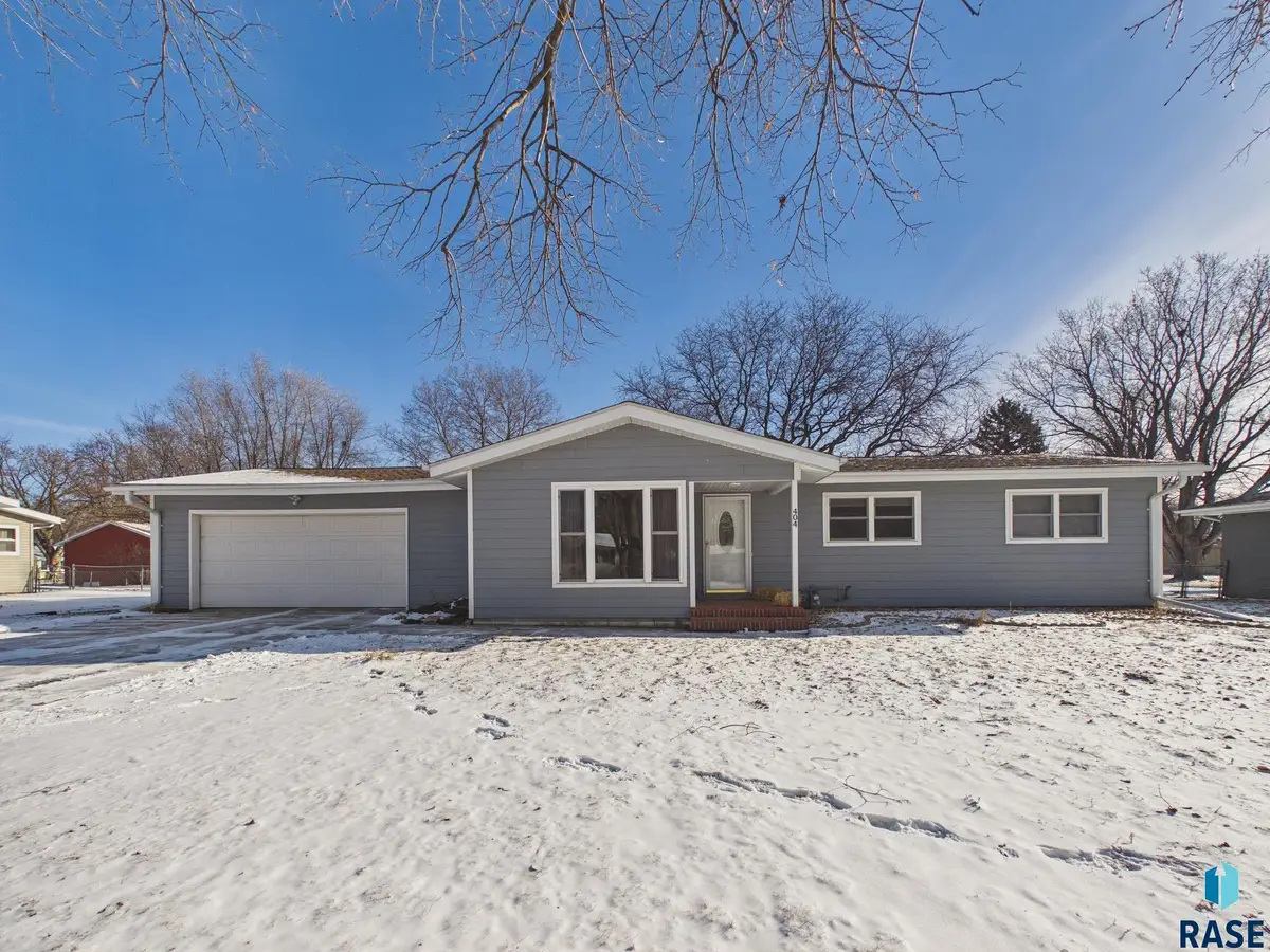 404 S 8th Ave, Brandon, SD 57005 - #1