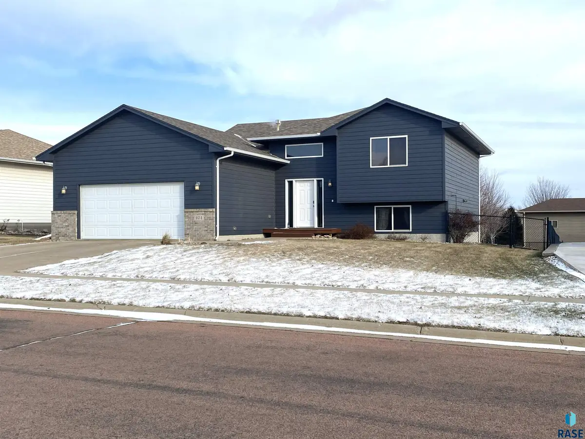 604 S Clearbrook Ave, Sioux Falls, SD 57106 - #1