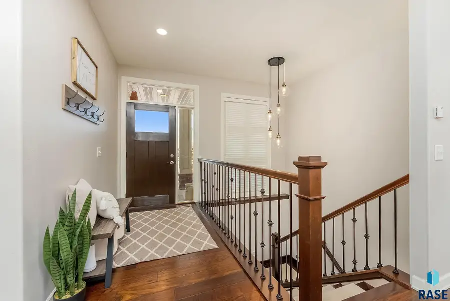 6301 E Jasper Cir, Sioux Falls, SD 57110 - #2