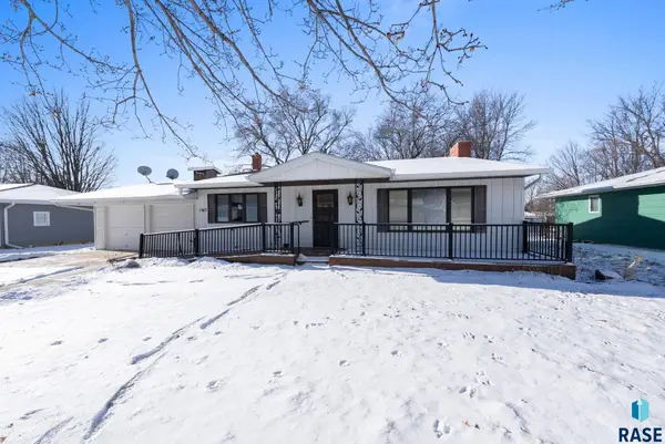 1017 Linden St, Luverne, MN 56156