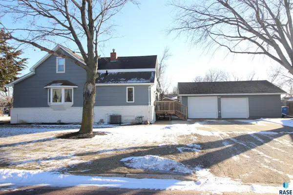 301 S Mckinley St, Lennox, SD 57039