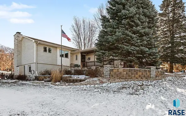 4004 S Otonka Pass, Sioux Falls, SD 57103