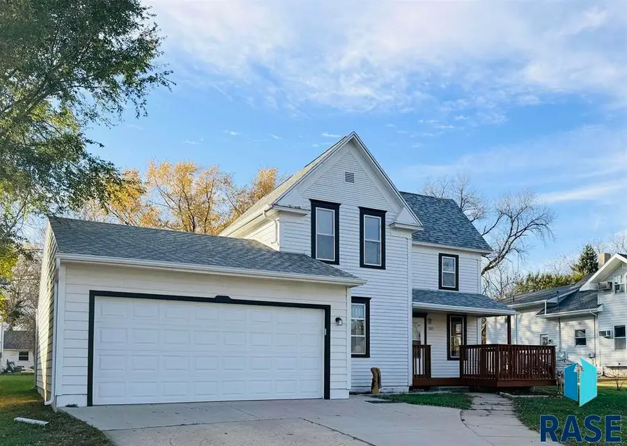 305 N Main St, Lennox, SD 57039 - #2