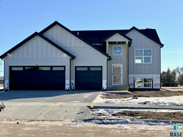 919 Estate St, Harrisburg, SD 57032