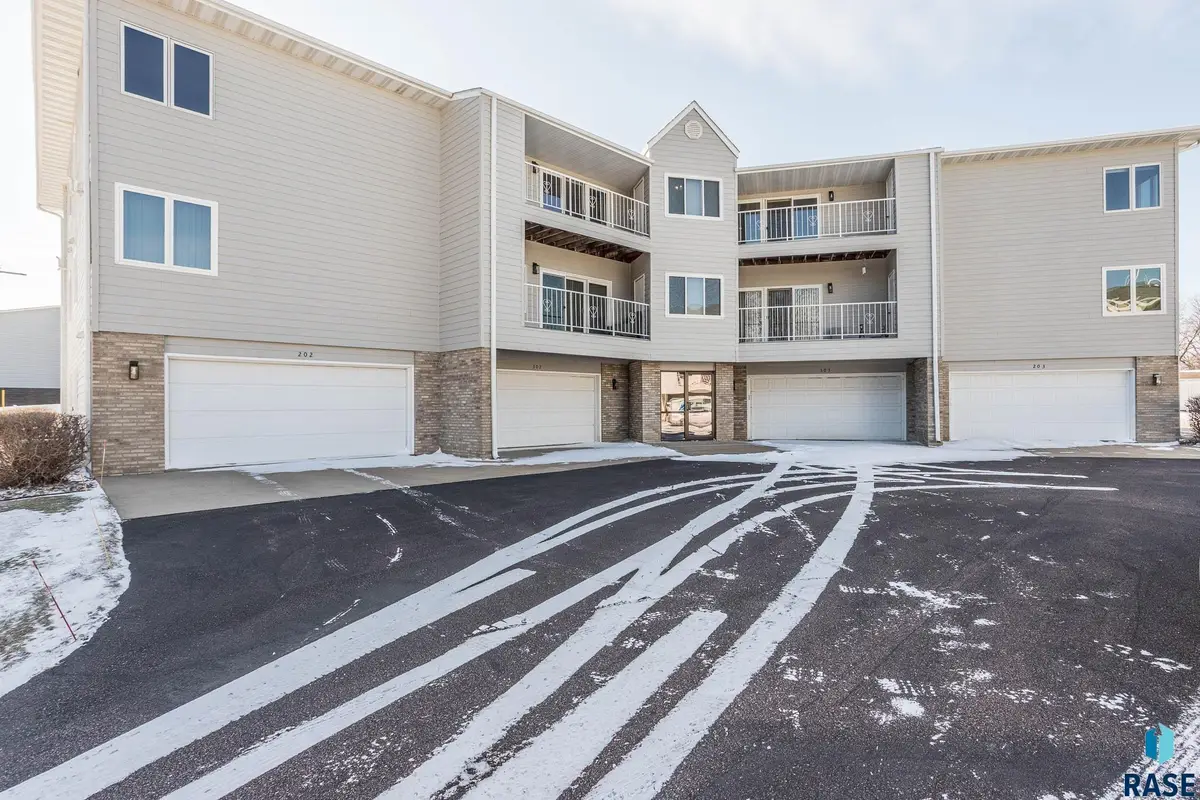 4609 S Oxbow Ave #303, Sioux Falls, SD 57106 - #1