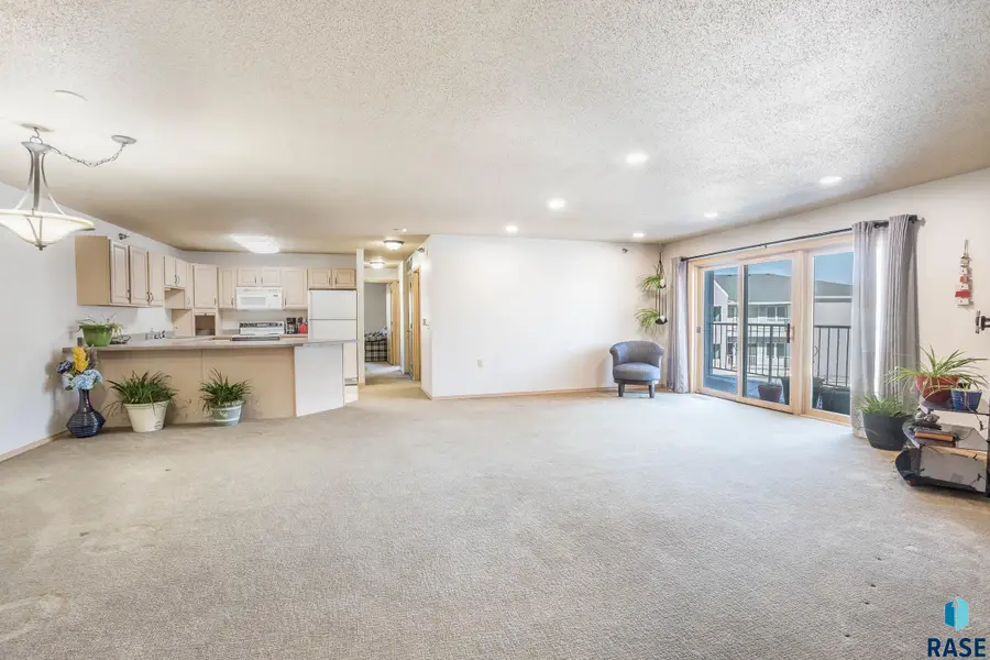 4609 S Oxbow Ave #303, Sioux Falls, SD 57106 - #3