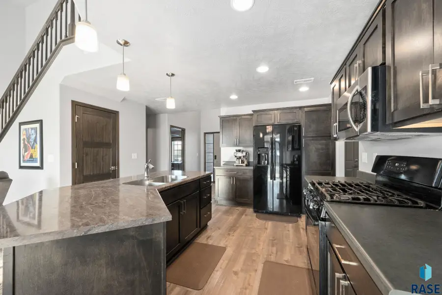 2721 E Hollow Pl, Sioux Falls, SD 57108 - #3