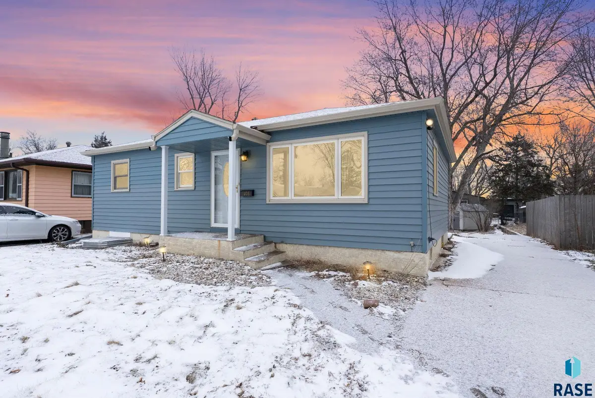 3108 S Glendale Ave, Sioux Falls, SD 57105 - Image #1