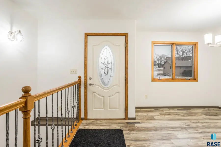 5303 E Lake Placid Cir, Sioux Falls, SD 57110 - Image #3