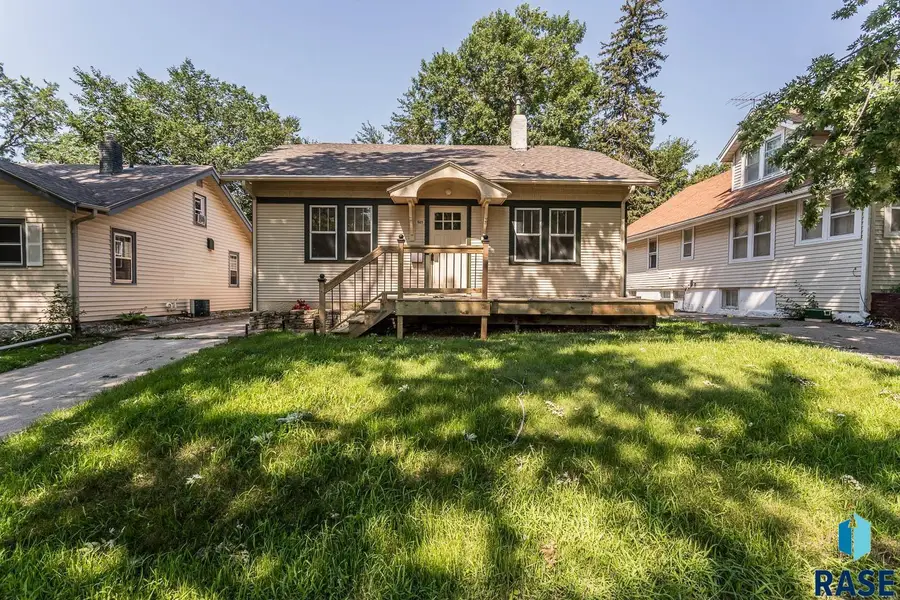 1609 S Norton Ave, Sioux Falls, SD 57105 - Image #2