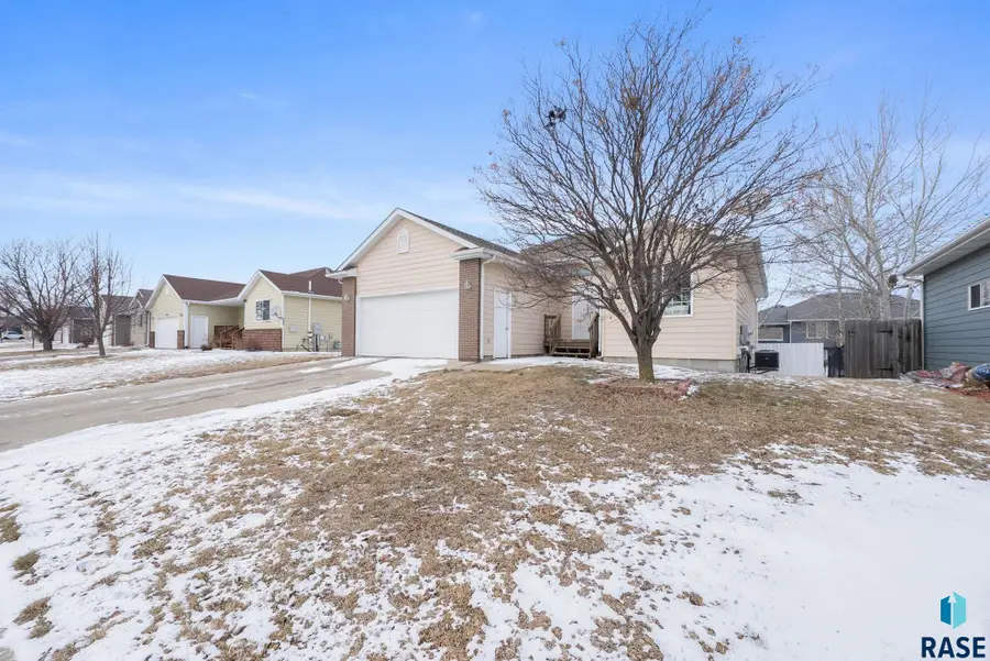 7016 53rd St W, Sioux Falls, SD 57106 - Image #2