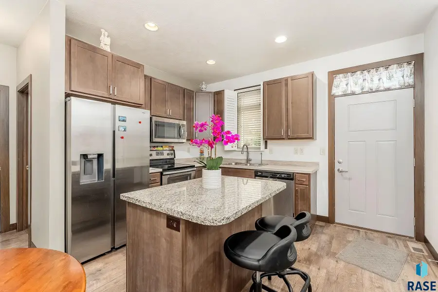 226 E Residence Pl #16, Sioux Falls, SD 57104 - Image #3