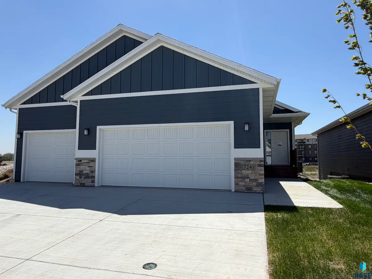 7241 E Waters Edge Pl, Sioux Falls, SD 57110 - #1