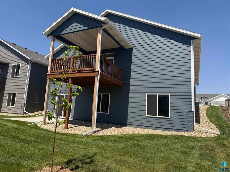 7241 E Waters Edge Pl, Sioux Falls, SD 57110 - #2