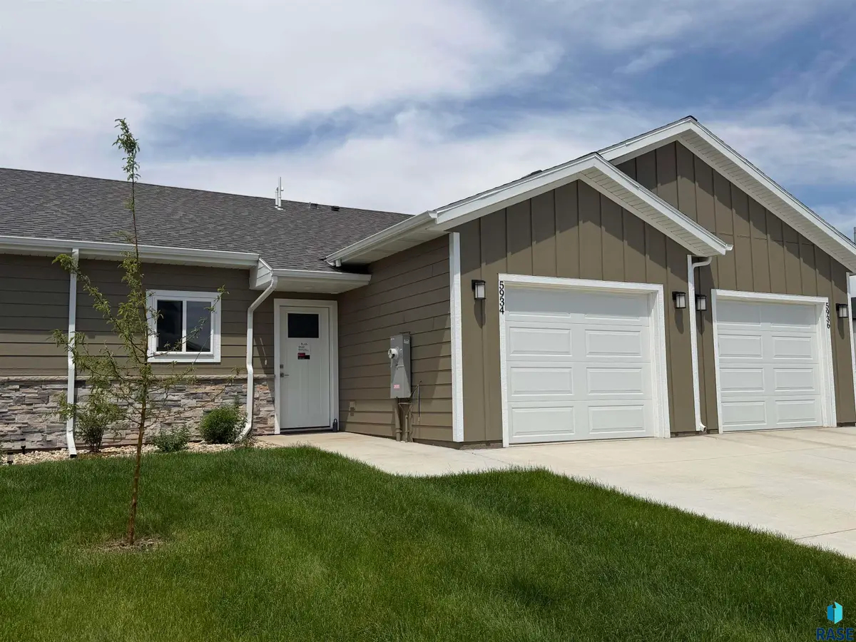 5934 S Whisper Creek Pl, Sioux Falls, SD 57108 - #1
