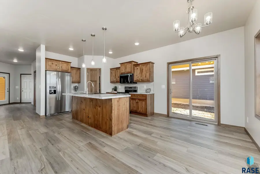 521 S Big Stone Ave, Sioux Falls, SD 57106 - #3