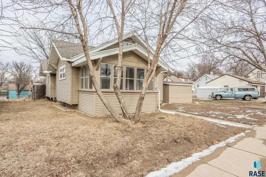 1230 W 8th St, Sioux Falls, SD 57104 - Image #2