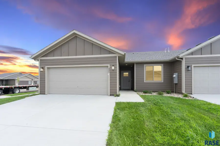 521 Brookside Pl, Harrisburg, SD 57032 - #2