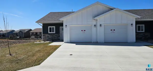 6217 S Hunt Pl, Sioux Falls, SD 57106