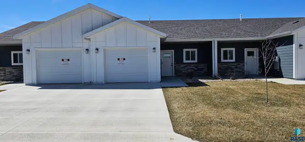 6215 S Hunt Pl, Sioux Falls, SD 57106