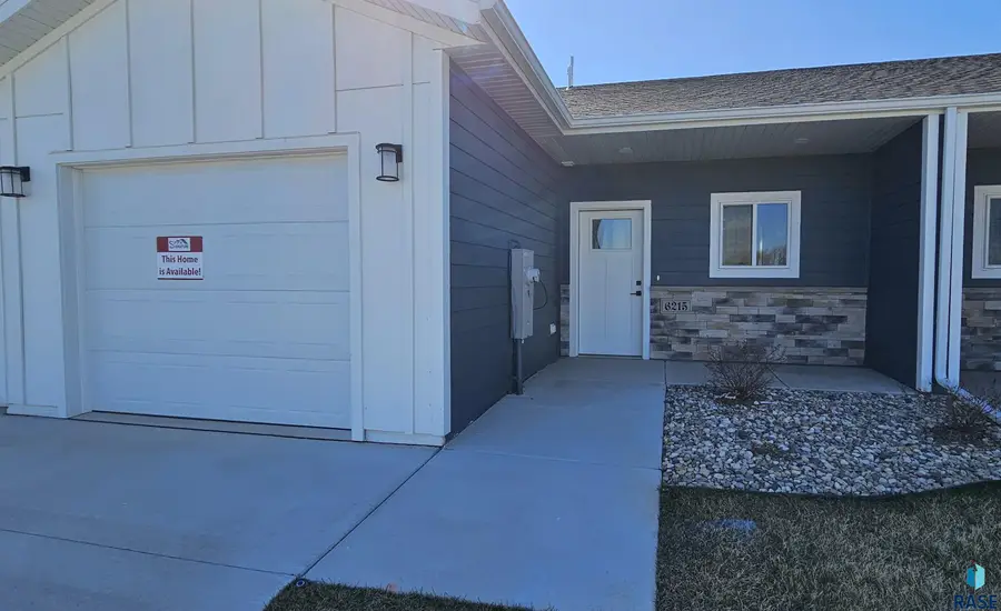 6215 S Hunt Pl, Sioux Falls, SD 57106 - #2