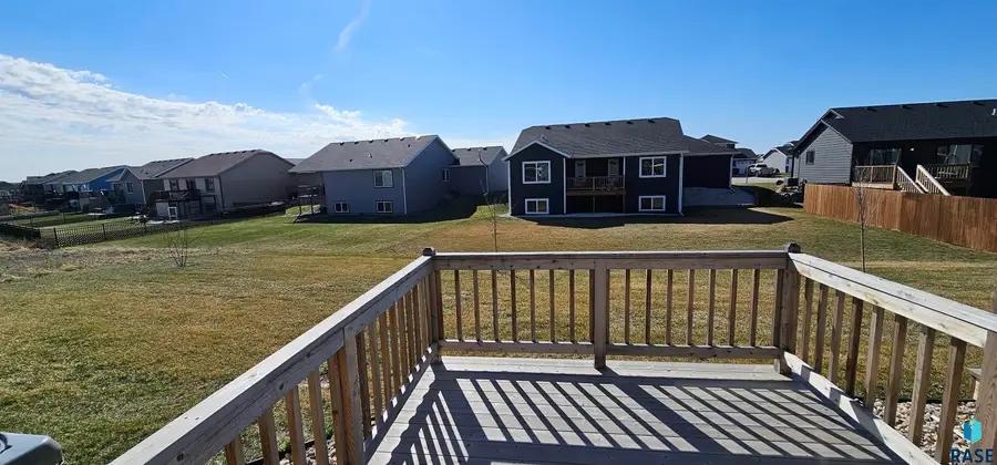 6215 S Hunt Pl, Sioux Falls, SD 57106 - #3
