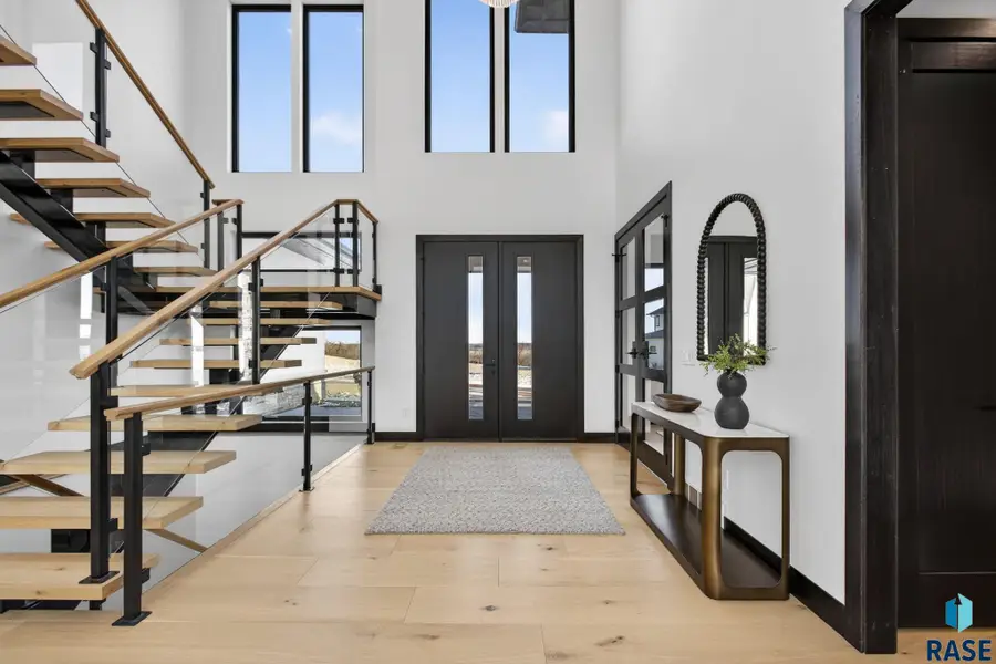 1601 Scarlet Oak Trl, Sioux Falls, SD 57110 - Image #2