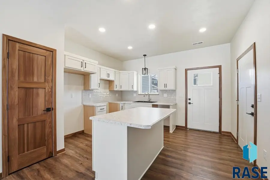 9207 W Ark Pl, Sioux Falls, SD 57106 - #3