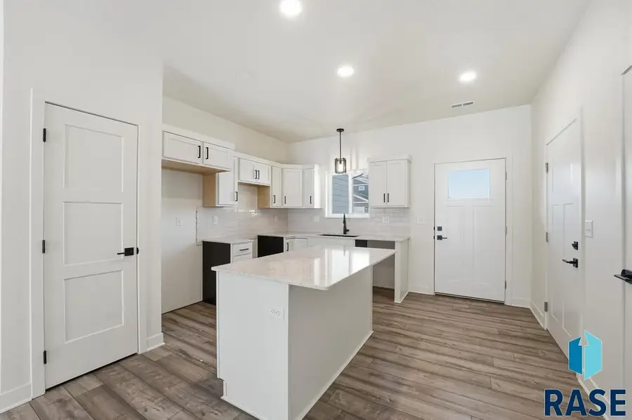 9205 W Ark Pl, Sioux Falls, SD 57106 - #3