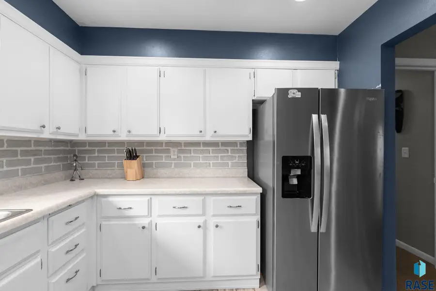 605 S Edward Dr, Sioux Falls, SD 57103 - Image #3
