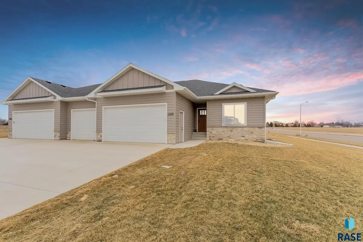 2208 E Christensen St, Brandon, SD 57005 - #1