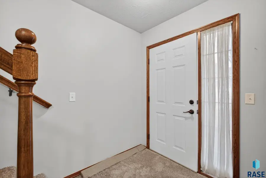 1203 N Fir Pl, Sioux Falls, SD 57107 - Image #3