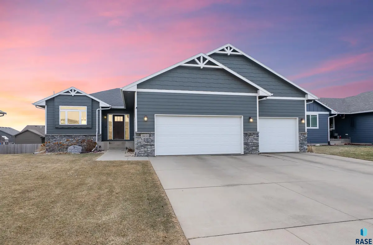 3833 S Attalia Ct, Sioux Falls, SD 57110 - Image #1